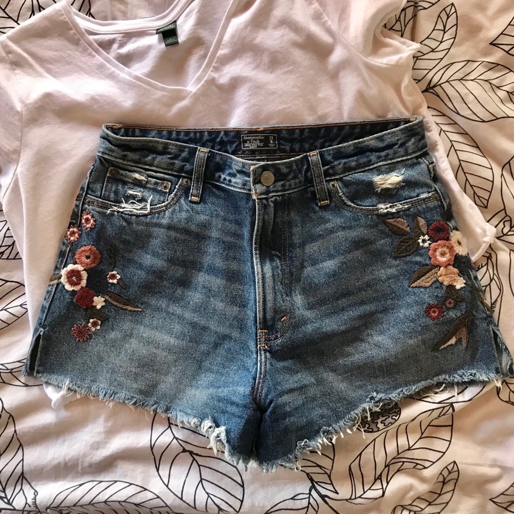 Abercrombie Annie High Rise Embroidered Shorts